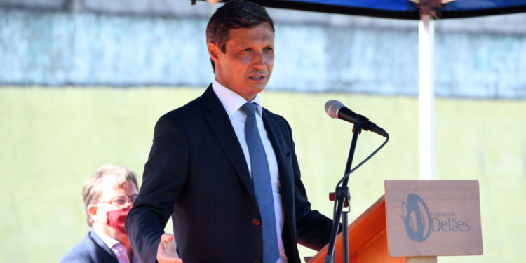 CRP de Delães revigorado inaugura relvado sintético e iluminação LED