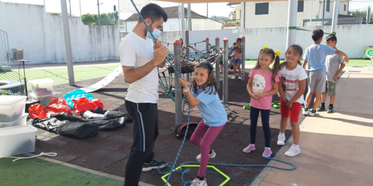 Parque de diversões na Escola EB/JI de Lousado