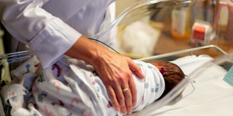 Câmara de Famalicão adquire ressuscitador neonatal