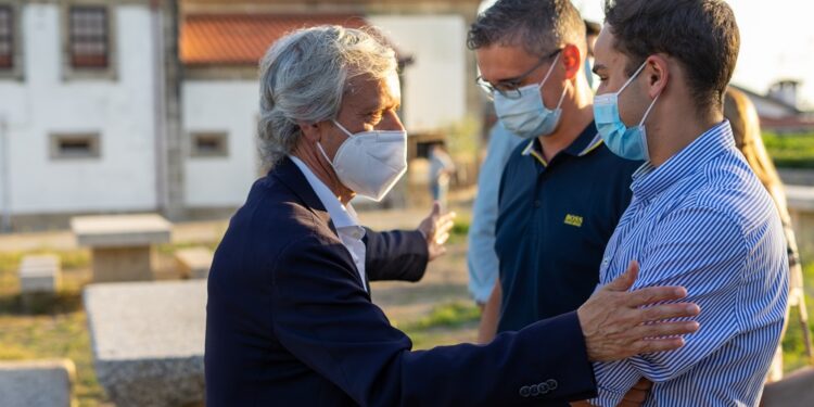 Mário Passos recolhe ideias e sugestões na comunidade