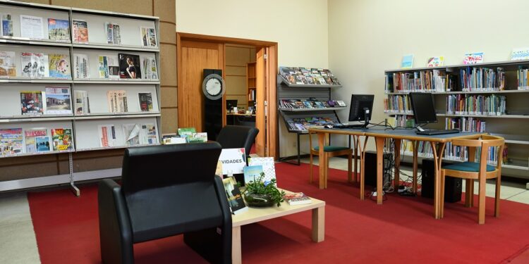 Biblioteca de Famalicão abre serviços temporariamente
