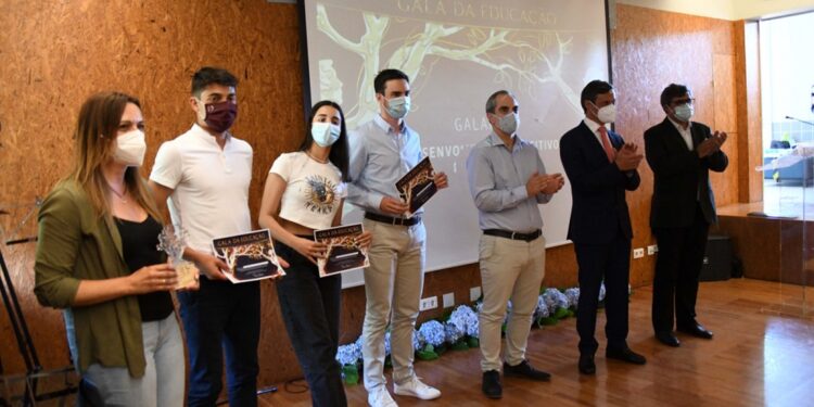 Gala da Educação entregou 137 galardões a escolas e professores e 267 diplomas a alunos