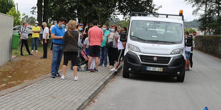 Carreirenses e bentenses juntaram-se em ação solidária