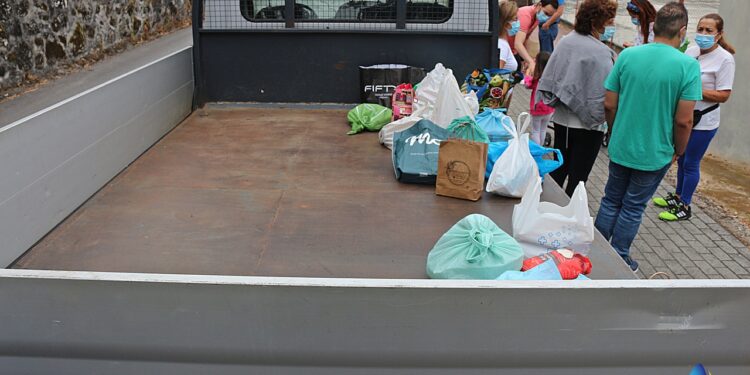 Carreirenses e bentenses juntaram-se em ação solidária