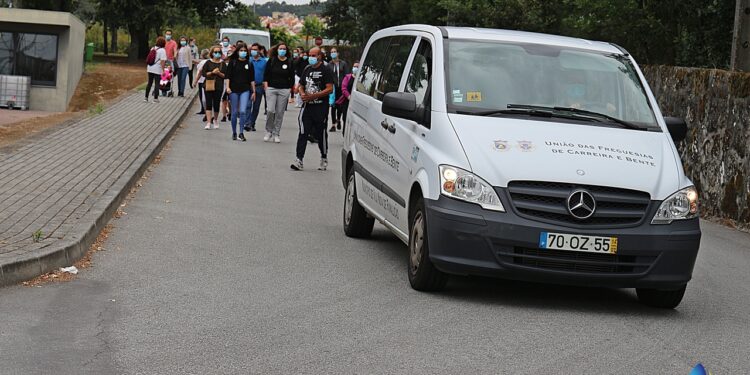Carreirenses e bentenses juntaram-se em ação solidária