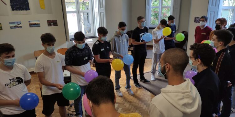 OFICINA trabalha relações interpessoais com os alunos