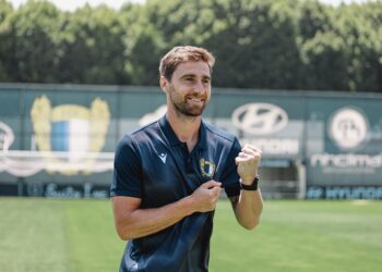 Rúben Lima assina por três temporadas