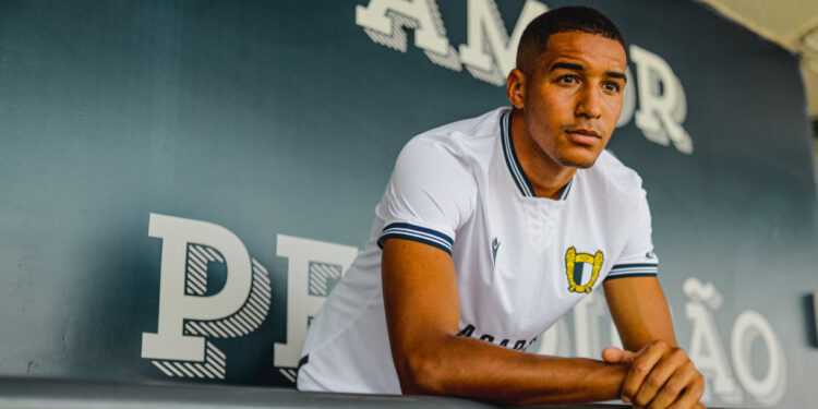 Charles Pickel assina por quatro temporadas