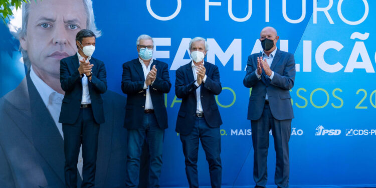 Continuidade, estabilidade e concretização para as palavras de ordem de Francisco Oliveira em Requião