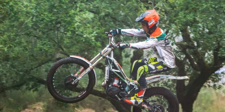 Ballas Júnior soma e segue