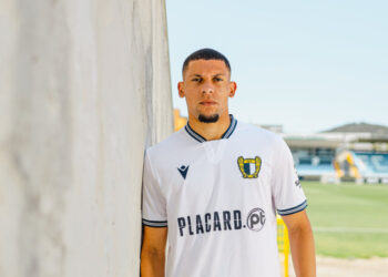 Alex Nascimento reforça setor defensivo