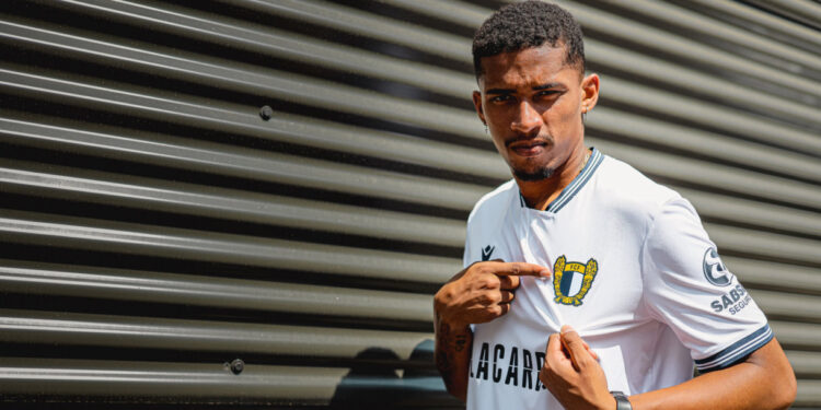 Marcos Paulo é reforço do FC Famalicão