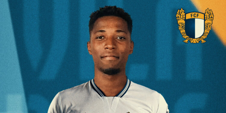 Simon Banza assina pelo FC Famalicão