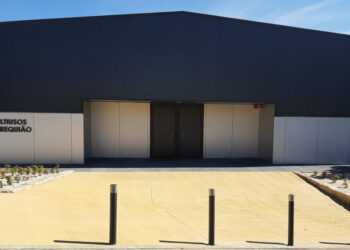 Paulo Cunha inaugura Pavilhão Multiusos em Requião