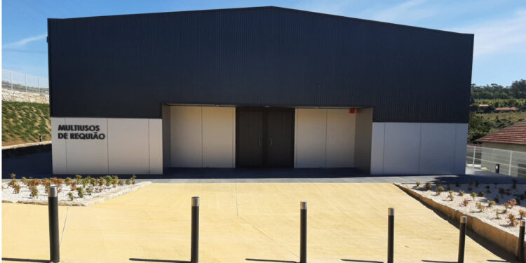 Paulo Cunha inaugura Pavilhão Multiusos em Requião