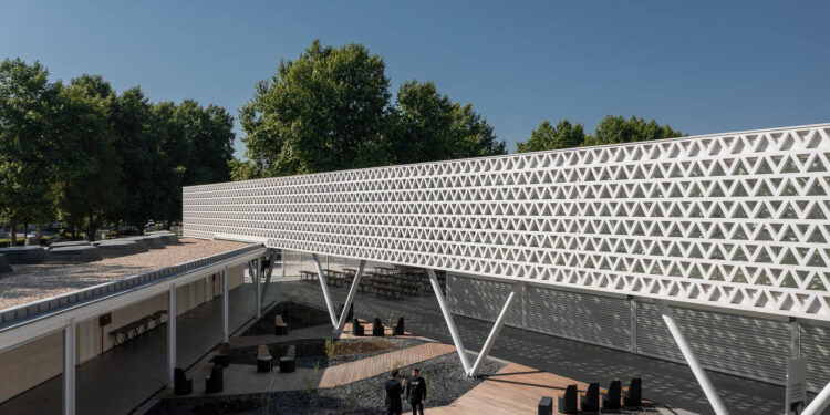 Projeto Praça-Mercado de Famalicão mais votado em concurso internacional