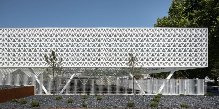 Projeto Praça-Mercado de Famalicão mais votado em concurso internacional