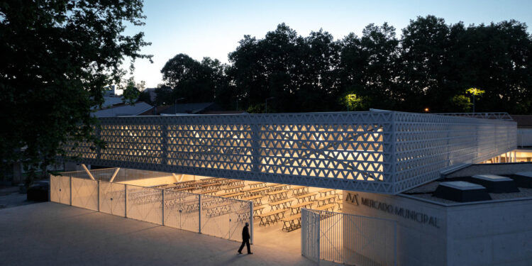 Projeto Praça-Mercado de Famalicão mais votado em concurso internacional