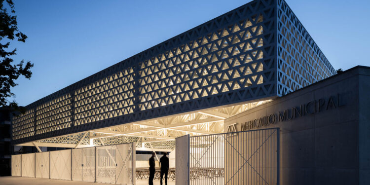 Projeto Praça-Mercado de Famalicão mais votado em concurso internacional