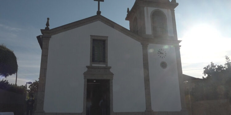 Novos bancos na Igreja Paroquial de Arnoso Santa Eulália foram abençoados