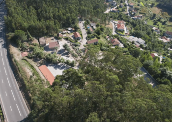 Incêndio em poste de eletricidade em Sezures