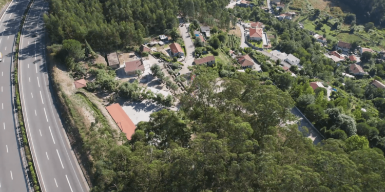 Incêndio em poste de eletricidade em Sezures