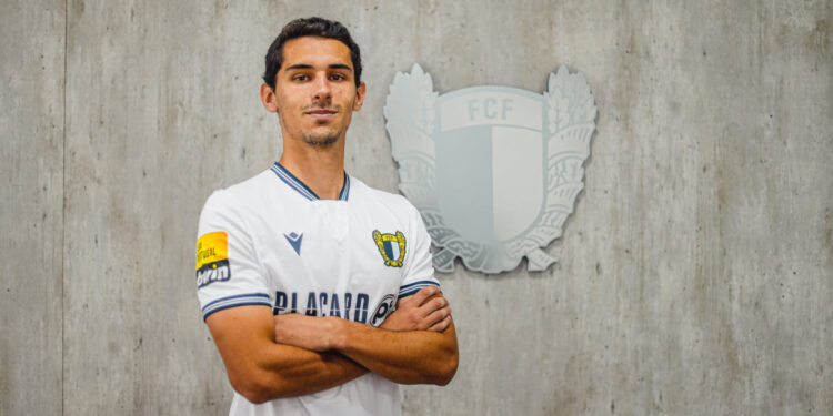 FC Famalicão: Alexandre Penetra renova até 2026