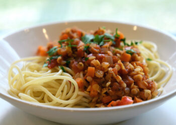 Dias à Mesa promovem sabores da terra com cozinha vegetariana