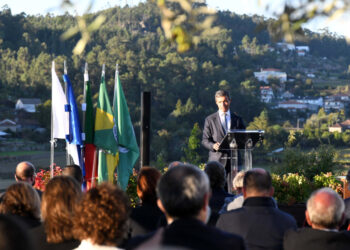 Celebrar o presente, homenageando o passado, mas com os olhos postos no futuro