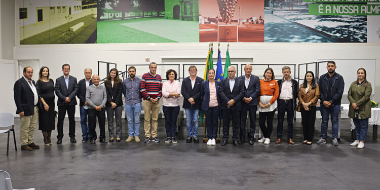 Requião tem agora como presidente Francisco Oliveira