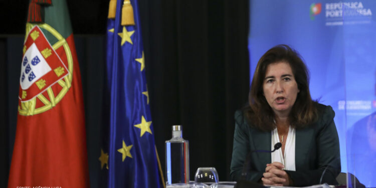 Governo aprova criminalização do trabalho não declarado com prisão até 3 anos ou multa até 360 dias