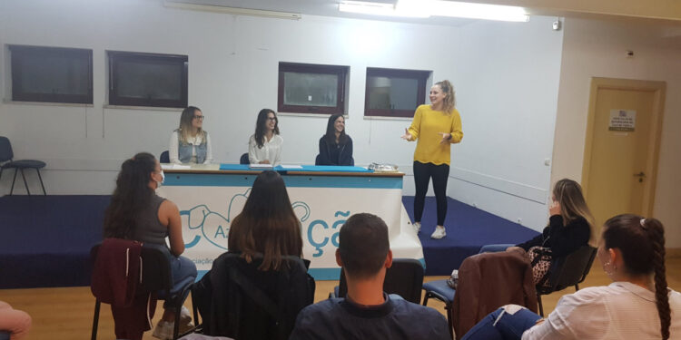 Adriana Almeida reconduzida na Direção da Associação Coração Azul