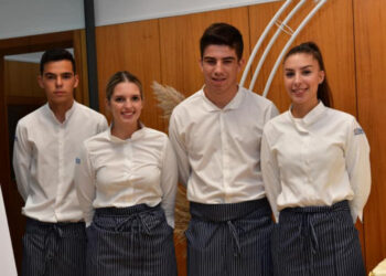 Estudantes de restauração da Didáxis nas comemorações do Centro Social da Paroquia de Esmeriz