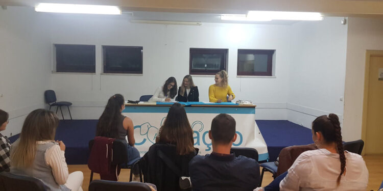 Adriana Almeida reconduzida na Direção da Associação Coração Azul