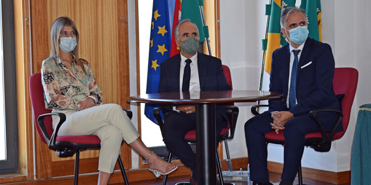 Um executivo para «servir o povo»