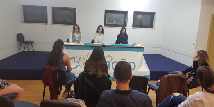 Adriana Almeida reconduzida na Direção da Associação Coração Azul