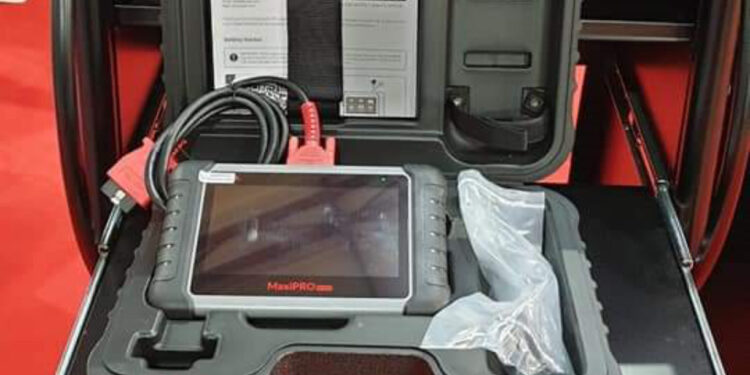 Formandos de Mecatrónica Automóvel visitam Expomecânica 2021