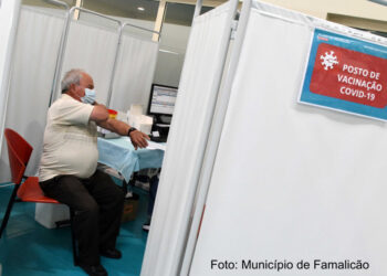 Vacinação simultânea da gripe e covid-19 já começou no Centro de S. Cosme