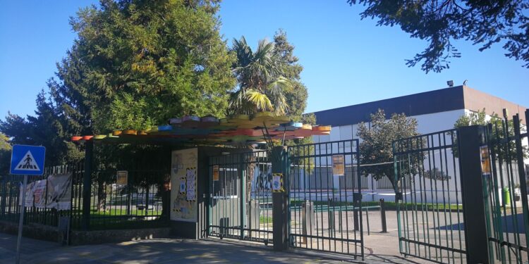 Parlamento recomenda requalificação da EB 2,3 Júlio Brandão