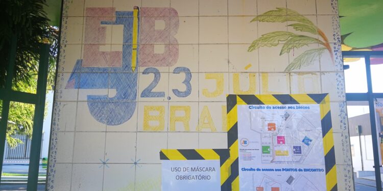 Parlamento recomenda requalificação da EB 2,3 Júlio Brandão