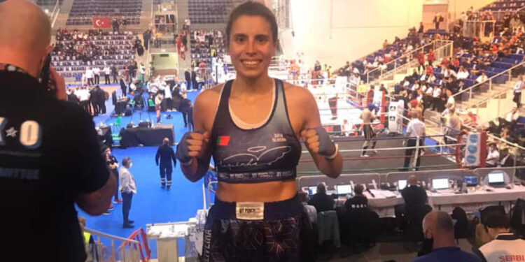 Sofia Oliveira vence o primeiro combate no Campeonato do Mundo de Kickboxing