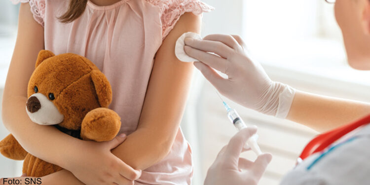 Aprovada vacina da Pfizer para crianças dos 5 aos 11 anos