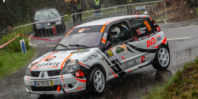 Sousa e Silva vencem perante a adversidade