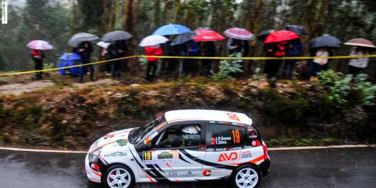 Sousa e Silva vencem perante a adversidade