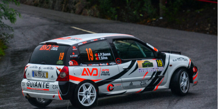 Sousa e Silva vencem perante a adversidade