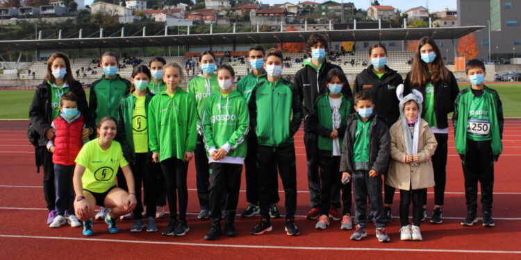 Formação da EARO com bons resultados no Torneio de Abertura em Guimarães