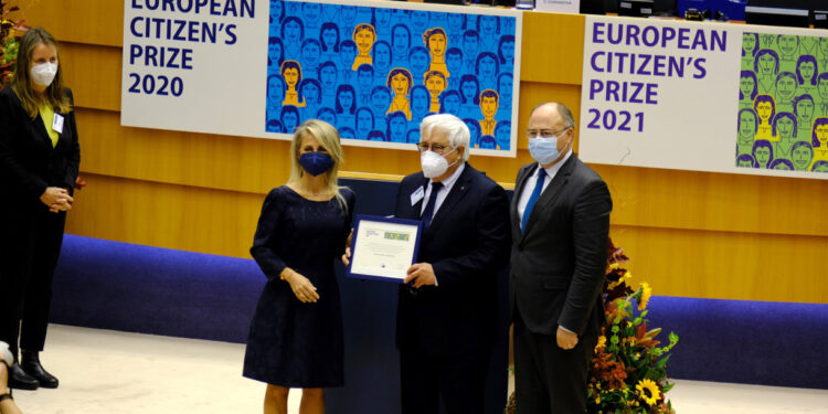 Escuteiros e Misericórdias de Portugal recebem Prémio Cidadão Europeu