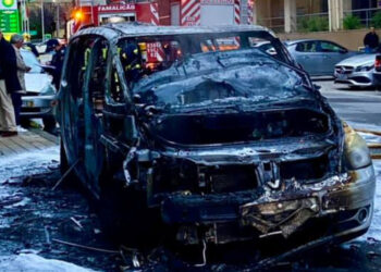 Carrinha fica totalmente destruída após incendiar-se na freguesia de Calendário