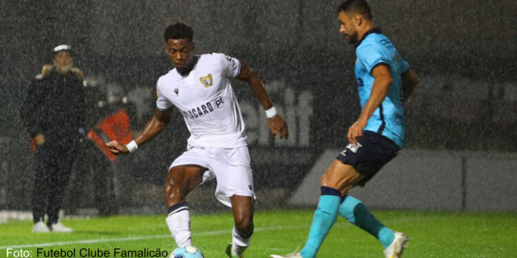 Famalicão-Vizela resolvido no último minuto