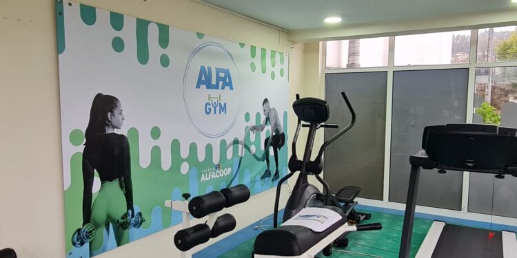 Colégio Alfacoop inaugura ginásio gratuito para alunos, professores e colaboradores